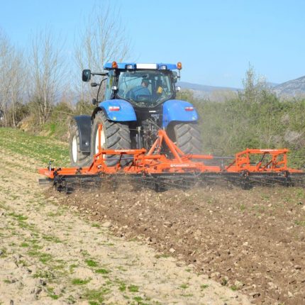 Cultivator Kariotakis, pliabil hidraulic, model KPA500, 120-150 CP