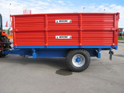 Remorca agricola monoax Bicchi, basculabila pe 3 parti, model BRT228, 4,3 tone, franare inertiala